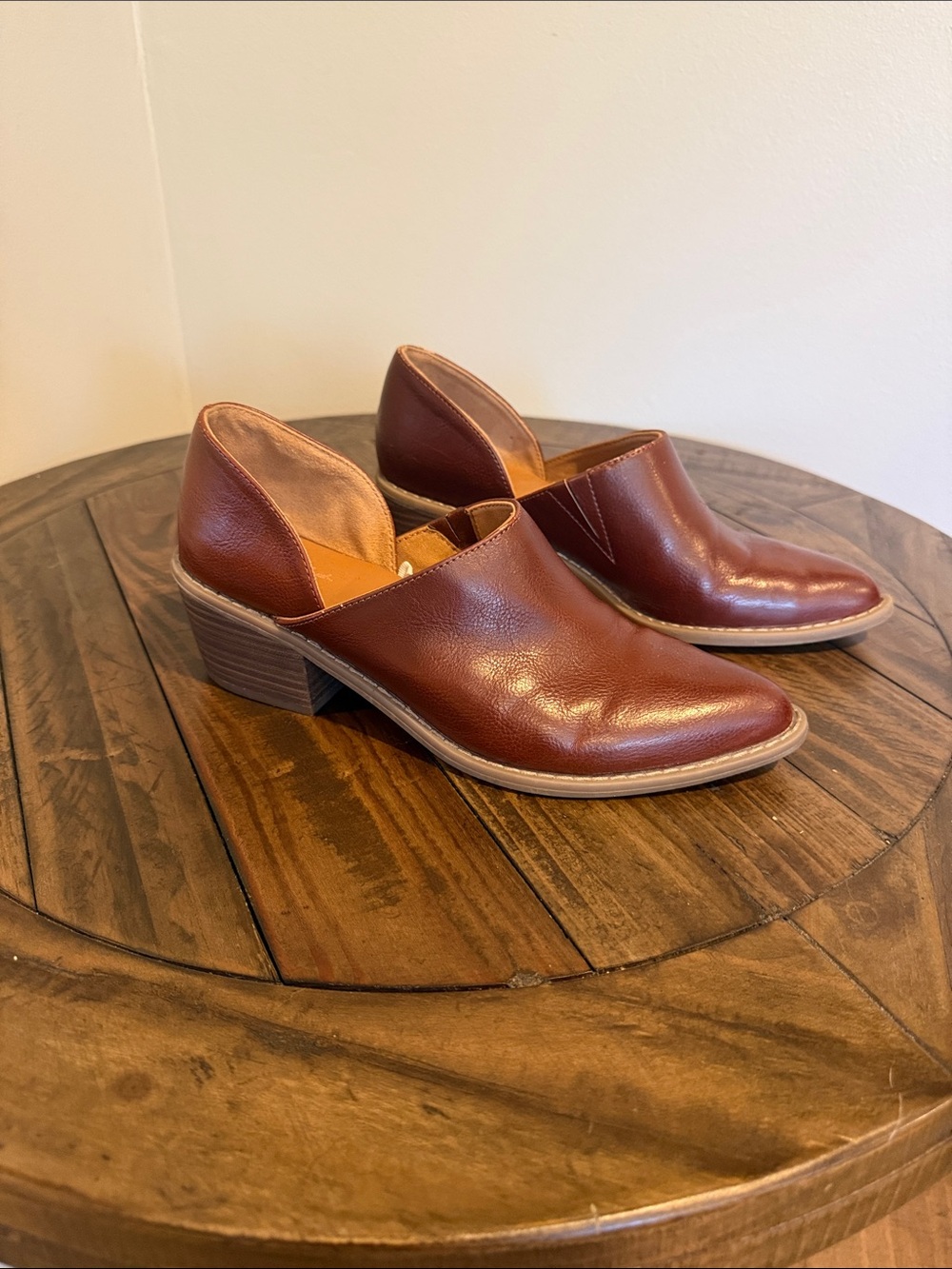 Universal Thread Chestnut Brown Leather Slip-On Mules